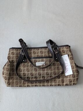 Nine & Co. Tan Geometric Shoulder Bag with Dark Brown Trim